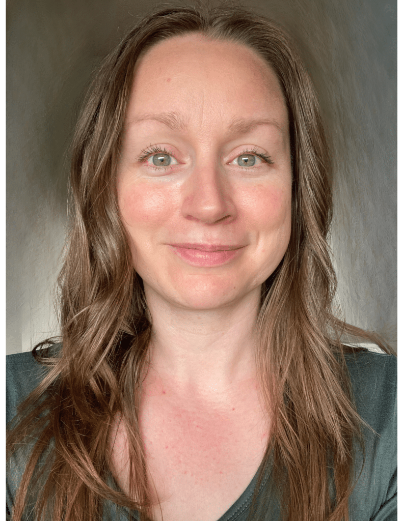 Coaching profile pic 0823.pdf Erin Greenberg